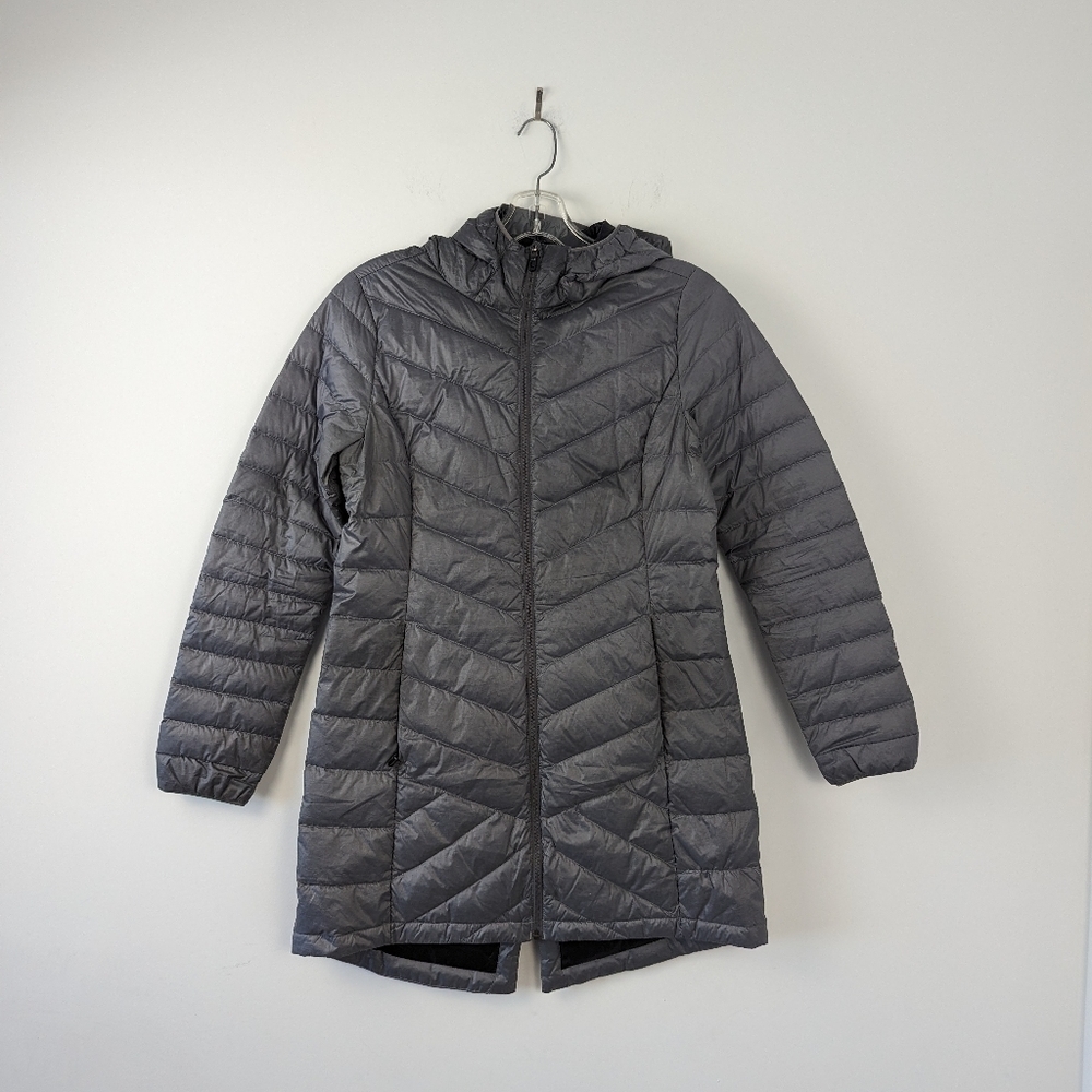 Women's LOLÉ Long Quilted Jacket with Hood - Size M